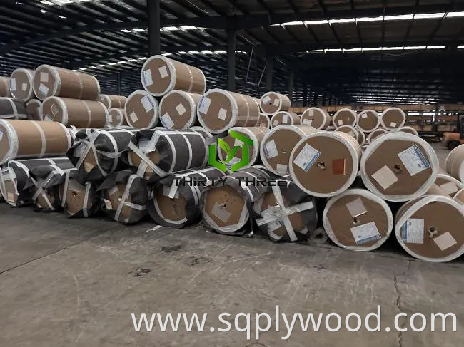 1.5mm Furniture Grade Melamine Faced Plywood Synchronized Recon Plywood for Furniture